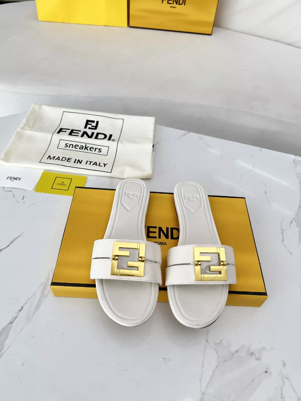 fendi chaussons pour femme s_12752631